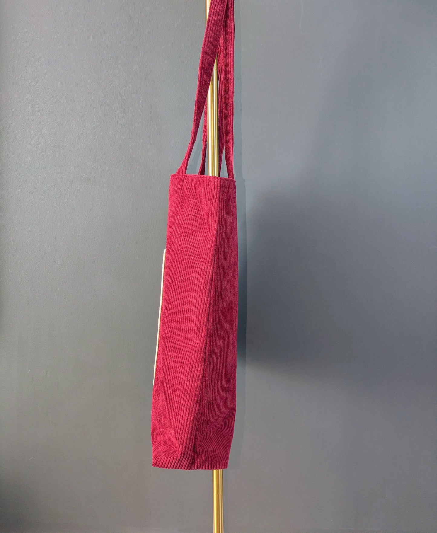 Vinoria – Burgundy and Beige Corduroy Tote