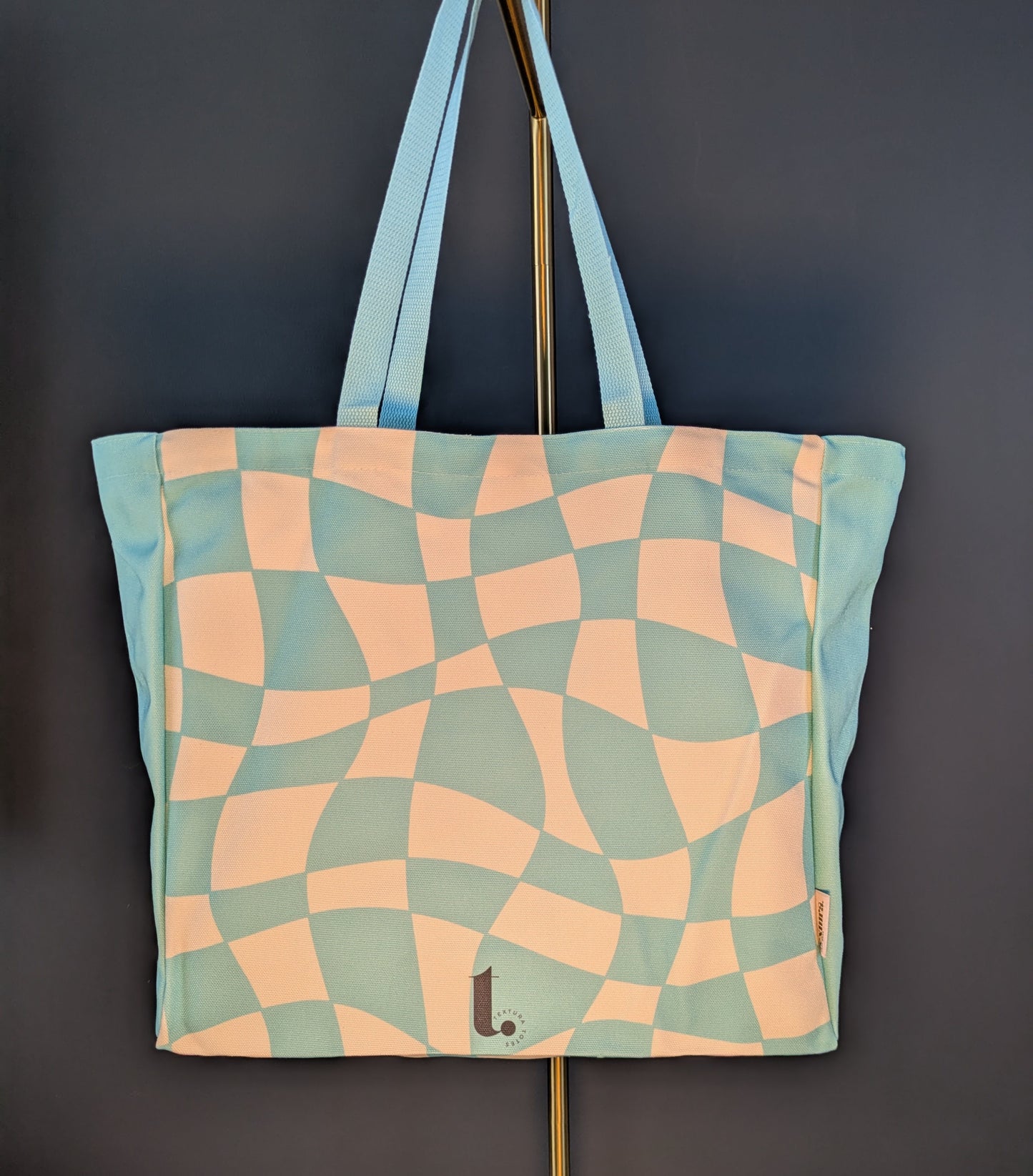 Groovy Wavy Checkered Tote – Retro Aesthetic